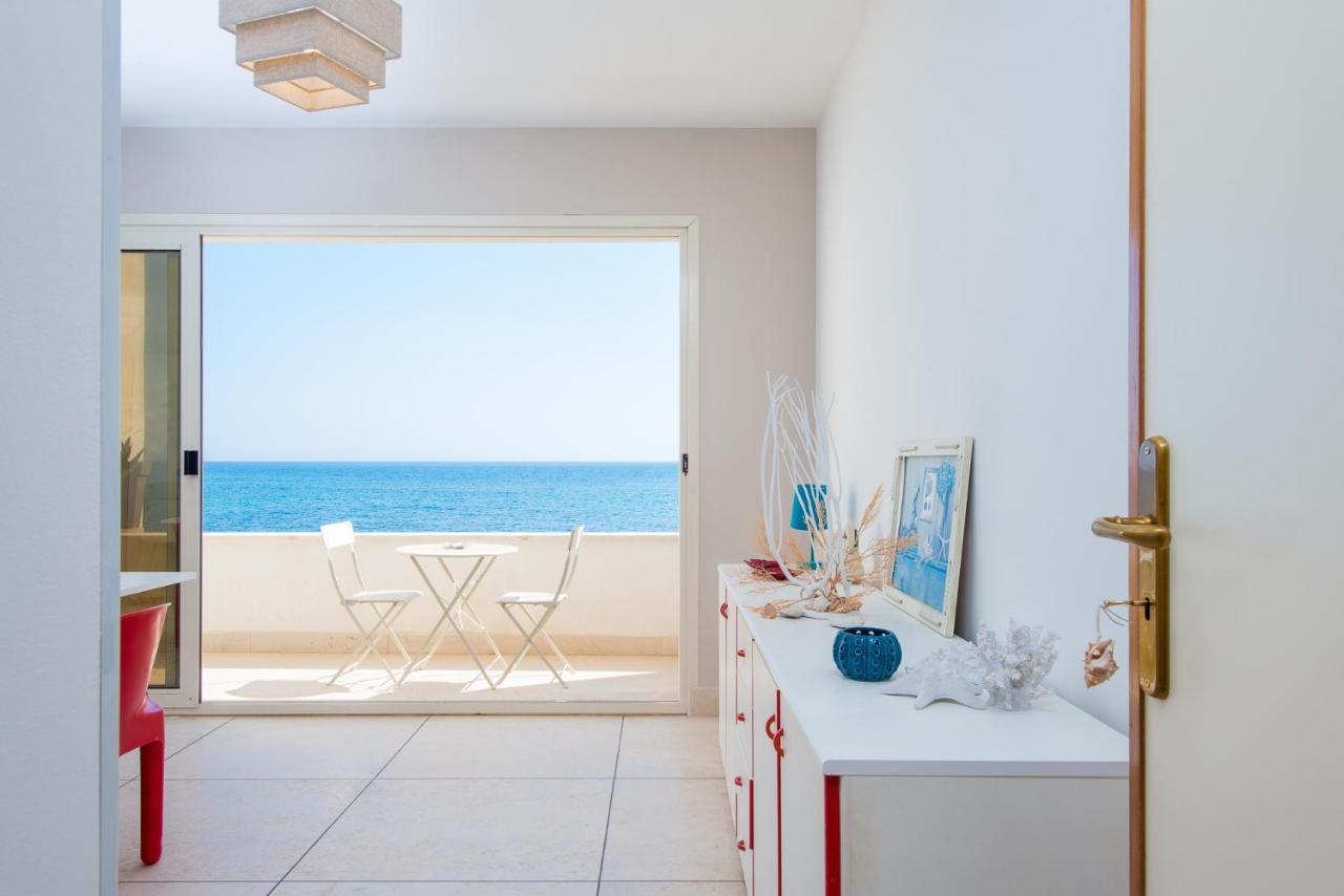 Beach Studios Con Accesso Diretto Alla Spiaggia Torre Pali Exterior photo